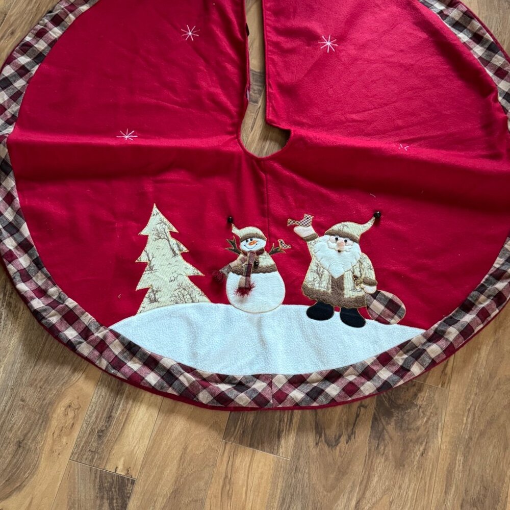 Christmas Tree Skirt With Santa & Snowman Appliqué Red Plaid Trim 52" Diameter